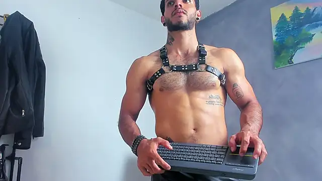 JuanBlade online show from April 25, 2026, 5:43 am