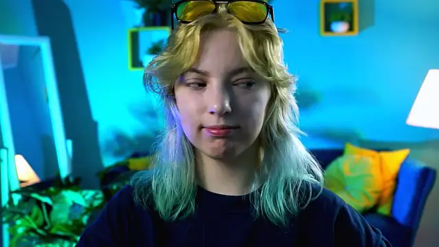 Snapshot of RocKStone_ chatting on November 8, 2025, 4:27 am RocKStone online show from November 8, 2025, 4:27 am