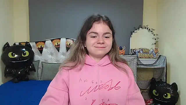 TinaRedly online show from October 28, 2025, 6:40 pm