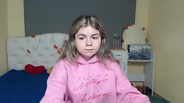 TinaRedly online show from November 20, 2025, 6:58 am