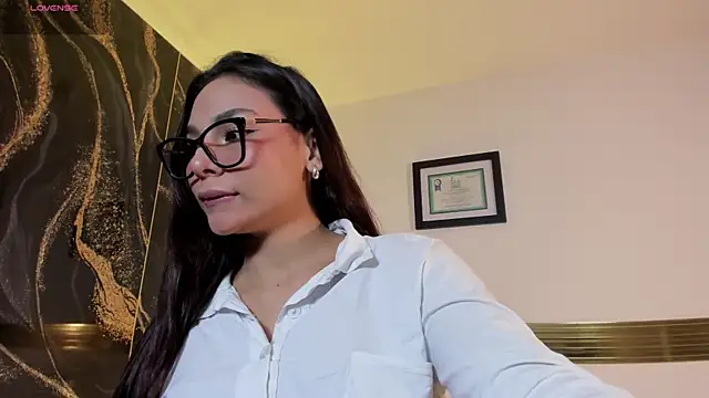 Snapshot of amira_cute2 chatting on July 9, 2026, 10:37 am amira cute2 online show from July 9, 2026, 10:37 am