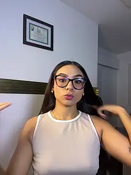 Snapshot of amira_cute2 chatting on July 31, 2026, 9:09 am amira cute2 online show from July 31, 2026, 9:09 am