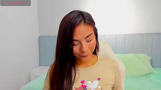 Snapshot of amira_cute2 chatting on October 8, 2025, 10:50 am amira cute2 online show from October 8, 2025, 10:50 am