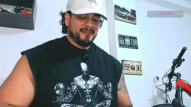 Snapshot of SilvaBranko chatting on February 16, 2026, 6:06 pm SilvaBranko online show from February 16, 2026, 6:06 pm