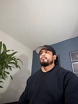 Snapshot of SilvaBranko chatting on October 9, 2025, 11:05 pm SilvaBranko online show from October 9, 2025, 11:05 pm