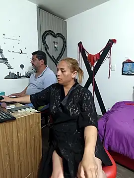 hotandfierylatinos2023 online show from November 28, 2025, 10:21 pm