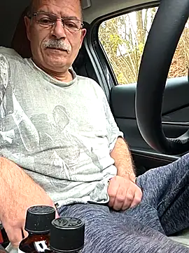 Snapshot of bottomhairy chatting on November 12, 2025, 11:14 am bottomhairy online show from November 12, 2025, 11:14 am