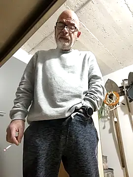 Snapshot of bottomhairy chatting on March 16, 2026, 5:26 pm bottomhairy online show from March 16, 2026, 5:26 pm