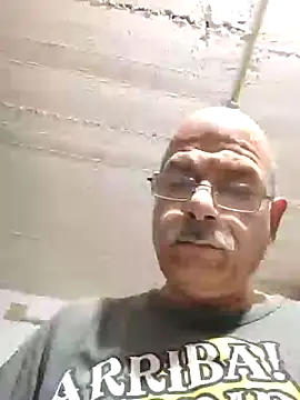 Snapshot of bottomhairy chatting on February 17, 2025, 8:38 pm bottomhairy online show from February 17, 2025, 8:38 pm