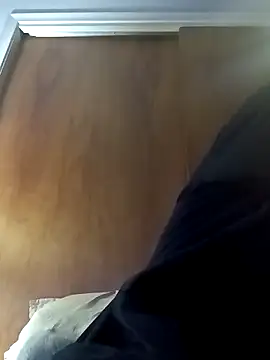 elmerfuddin87 online show from December 5, 2025, 2:37 pm