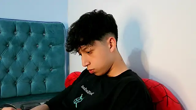 Snapshot of _Thomas_hot_ chatting on February 18, 2026, 4:43 am Thomas hot online show from February 18, 2026, 4:43 am