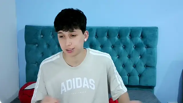 Snapshot of _Thomas_hot_ chatting on December 18, 2025, 3:22 am Thomas hot online show from December 18, 2025, 3:22 am