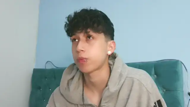  Thomas hot  online show from April 17, 2026, 5:54 am