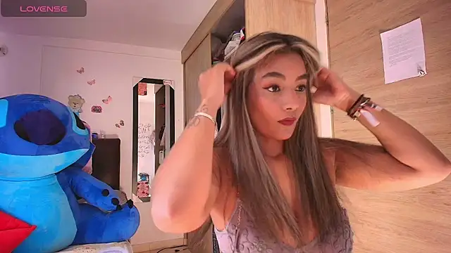 Snapshot of megan_collins96 chatting on May 24, 2026, 8:53 pm megan collins96 online show from May 24, 2026, 8:53 pm