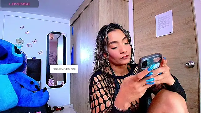 Snapshot of megan_collins96 chatting on June 21, 2026, 10:37 pm megan collins96 online show from June 21, 2026, 10:37 pm