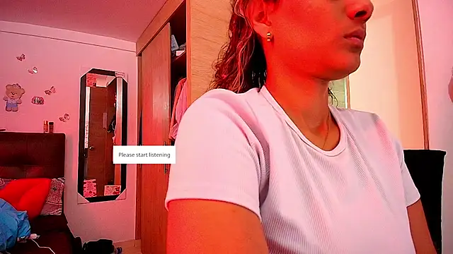 Snapshot of megan_collins96 chatting on June 23, 2026, 9:24 pm megan collins96 online show from June 23, 2026, 9:24 pm