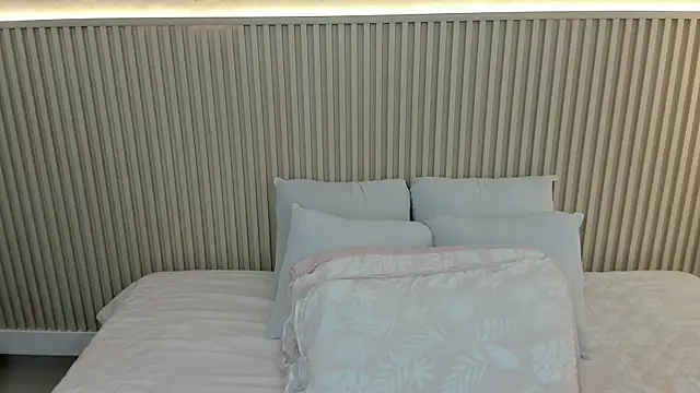 Snapshot of charlottebrowns_ chatting on May 21, 2026, 12:13 pm charlottebrowns online show from May 21, 2026, 12:13 pm