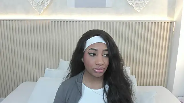 Snapshot of charlottebrowns_ chatting on October 16, 2025, 12:13 pm charlottebrowns online show from October 16, 2025, 12:13 pm