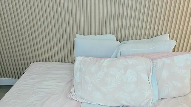 Snapshot of charlottebrowns_ chatting on May 31, 2026, 5:08 pm charlottebrowns online show from May 31, 2026, 5:08 pm