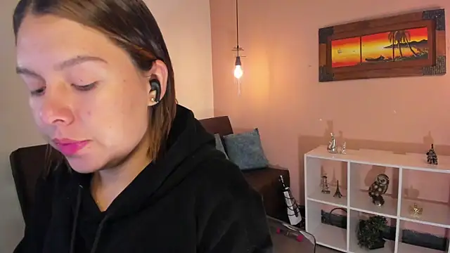 ArianaBaker online show from March 4, 2025, 12:33 pm