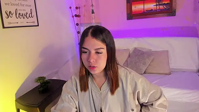 ArianaBaker online show from October 19, 2025, 3:48 pm