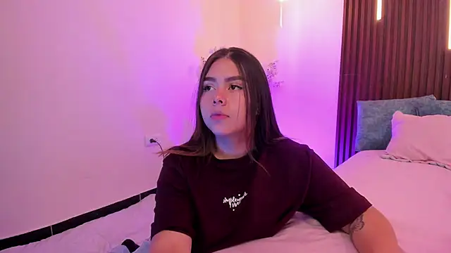 ArianaBaker online show from February 9, 2026, 1:31 pm