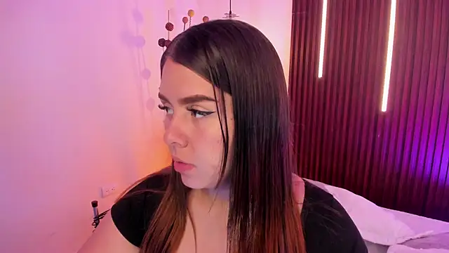 ArianaBaker online show from April 21, 2026, 3:18 pm