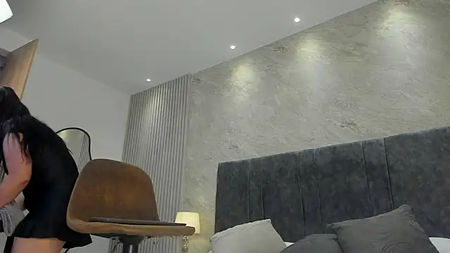 lola  sweetx online show from October 28, 2025, 12:15 pm