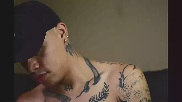 Osiiriis online show from March 4, 2025, 9:54 pm