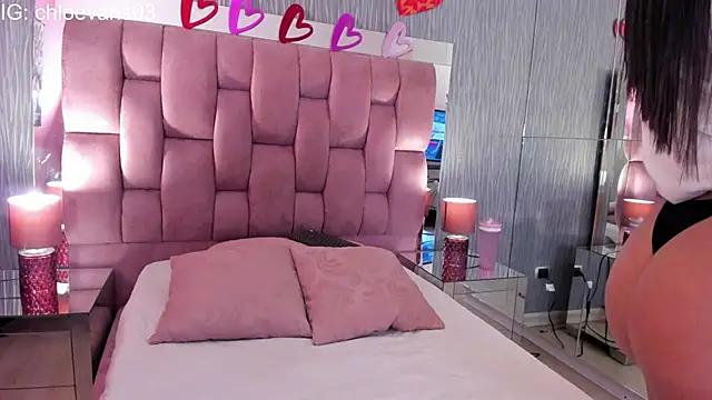 Chloe evans   online show from October 7, 2025, 11:44 am