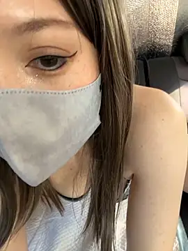 yooooo-chandesu online show from October 29, 2025, 2:32 am