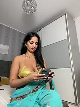 Snapshot of _adelle chatting on July 25, 2026, 12:33 pm adelle online show from July 25, 2026, 12:33 pm