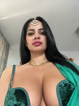 Snapshot of _adelle chatting on May 23, 2026, 10:47 am adelle online show from May 23, 2026, 10:47 am