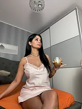 Snapshot of _adelle chatting on June 21, 2026, 5:24 am adelle online show from June 21, 2026, 5:24 am