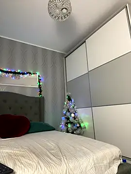  adelle online show from December 18, 2025, 1:48 pm