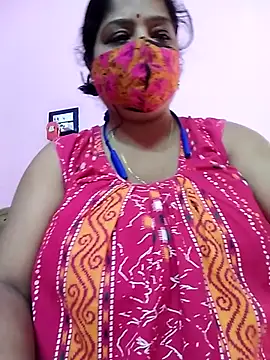 Snapshot of Kayra_34 chatting on November 13, 2025, 9:35 am Kayra 34 online show from November 13, 2025, 9:35 am