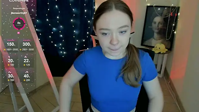 Snapshot of Florence_meow chatting on April 22, 2026, 7:04 am Florence meow online show from April 22, 2026, 7:04 am