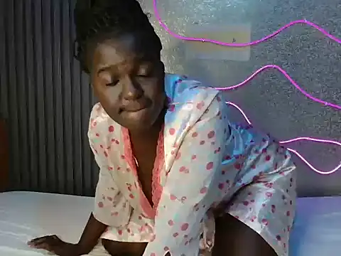 Tyra sofi online show from October 4, 2025, 1:01 pm