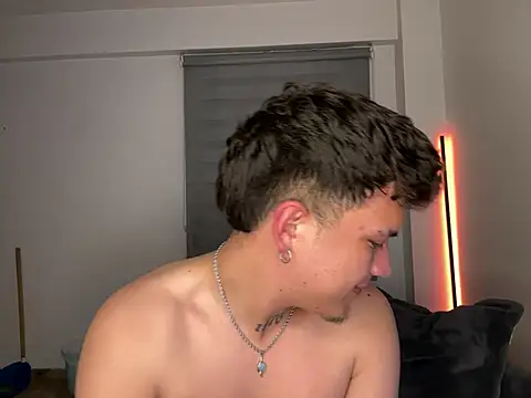 MrUniverse  online show from March 3, 2025, 7:46 am