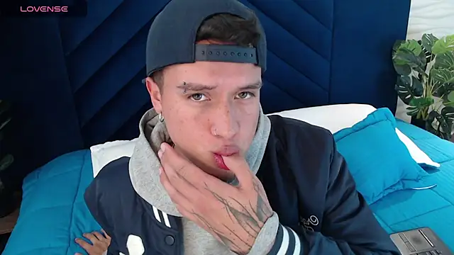 MrUniverse  online show from December 28, 2024, 7:54 pm