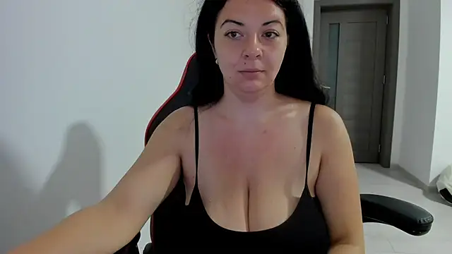 Snapshot of amiraisa11 chatting on August 5, 2026, 2:38 am amiraisa11 online show from August 5, 2026, 2:38 am