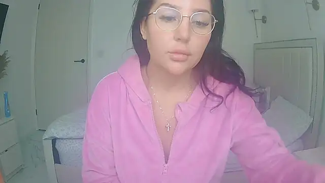 magical mia online show from May 20, 2026, 7:38 am
