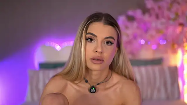 HaileyMadow online show from July 15, 2026, 6:53 am
