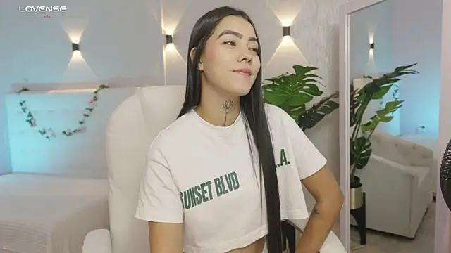 miagomezweb1 online show from January 17, 2026, 12:53 pm