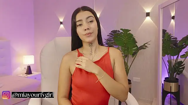 Snapshot of miagomezweb1 chatting on October 16, 2025, 1:30 pm miagomezweb1 online show from October 16, 2025, 1:30 pm