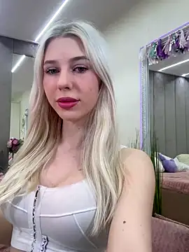 Snapshot of Yanna_miana chatting on October 17, 2025, 6:28 am Yanna miana online show from October 17, 2025, 6:28 am