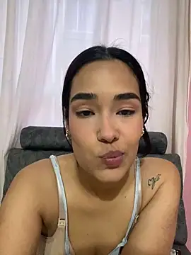 Snapshot of Alexsa_V chatting on October 17, 2025, 10:44 pm Alexsa V online show from October 17, 2025, 10:44 pm