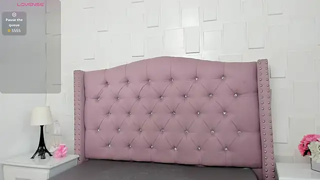 MonicaSchwartz online show from February 18, 2026, 7:32 pm