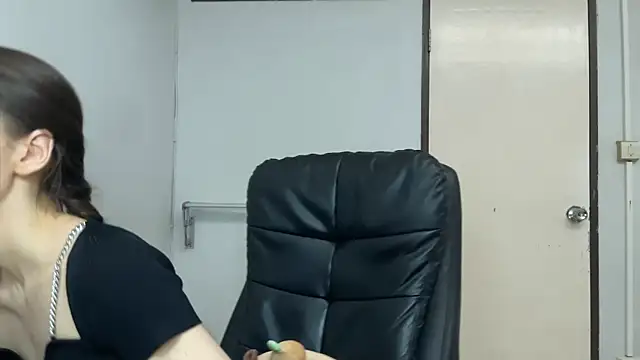 Snapshot of SassyJessi chatting on June 3, 2026, 4:13 am SassyJessi online show from June 3, 2026, 4:13 am
