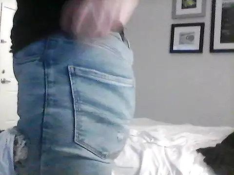 MickeysMallory9787 online show from February 3, 2026, 12:32 am